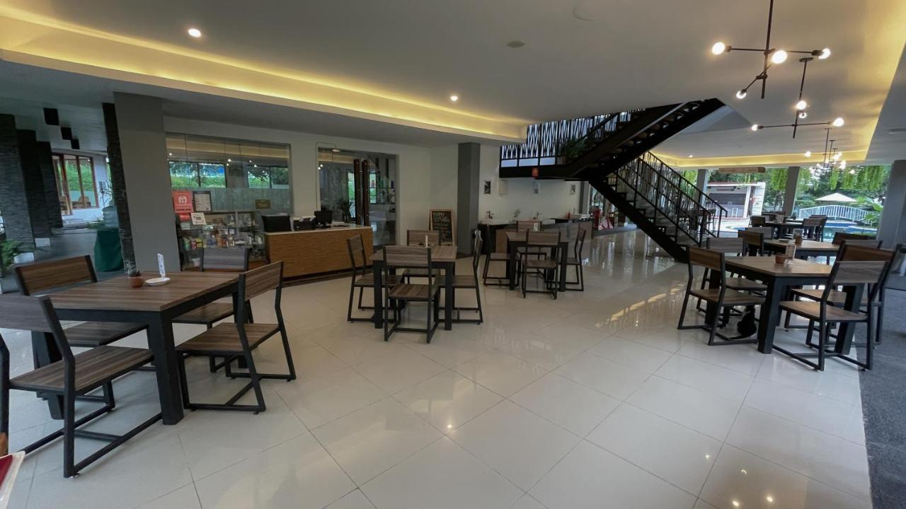 Lpp Garden Hotel Maguwo Exterior foto